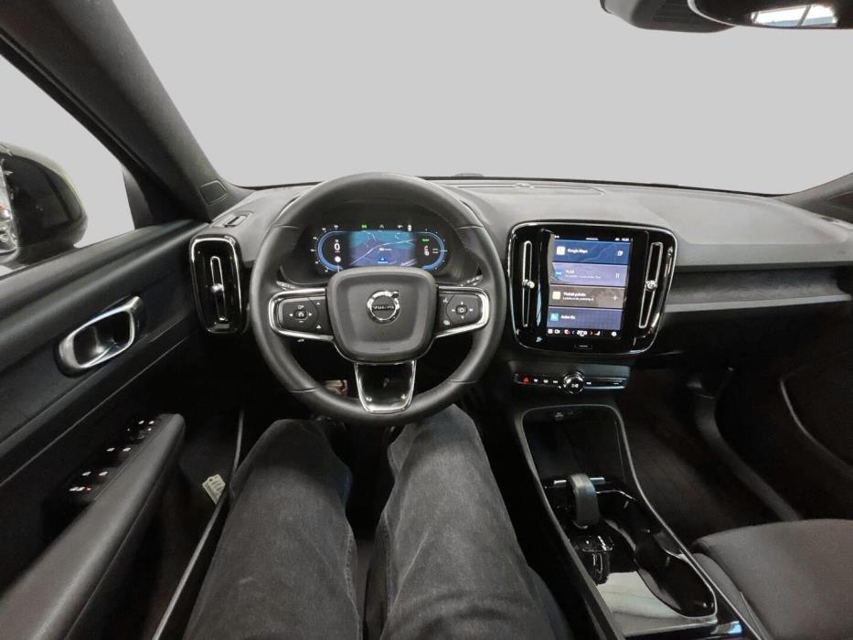 VOLVO XC40 2022