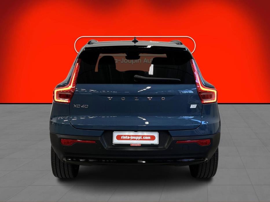 VOLVO XC40 2022