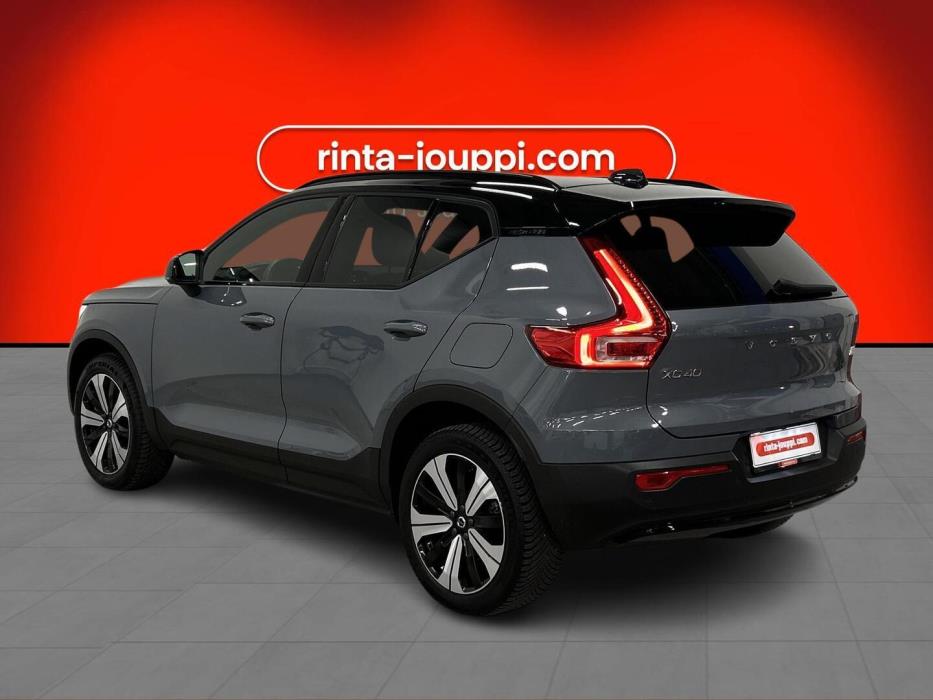 VOLVO XC40 2023