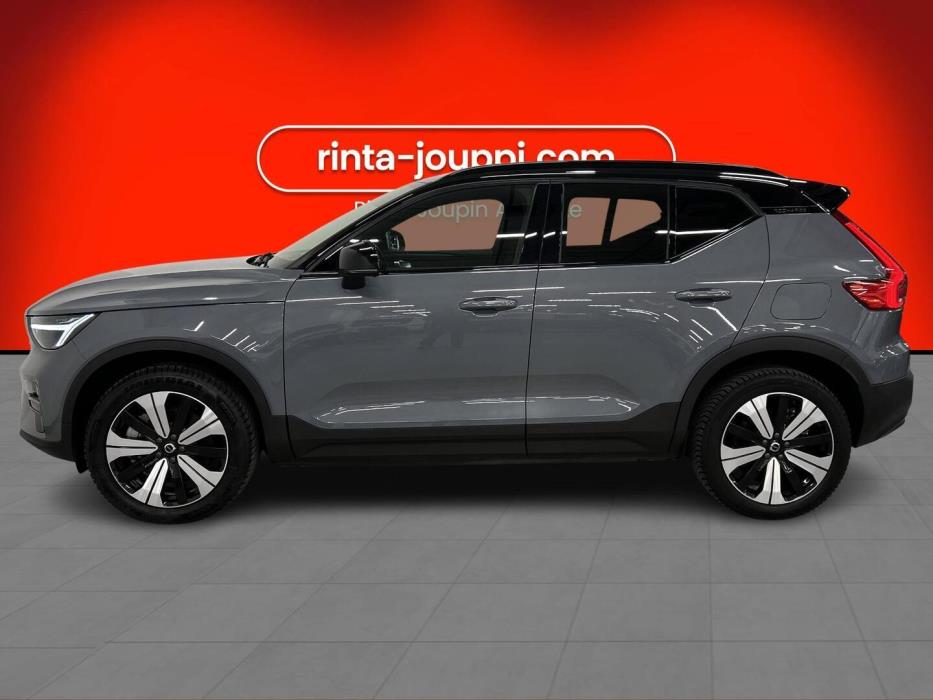 VOLVO XC40 2023