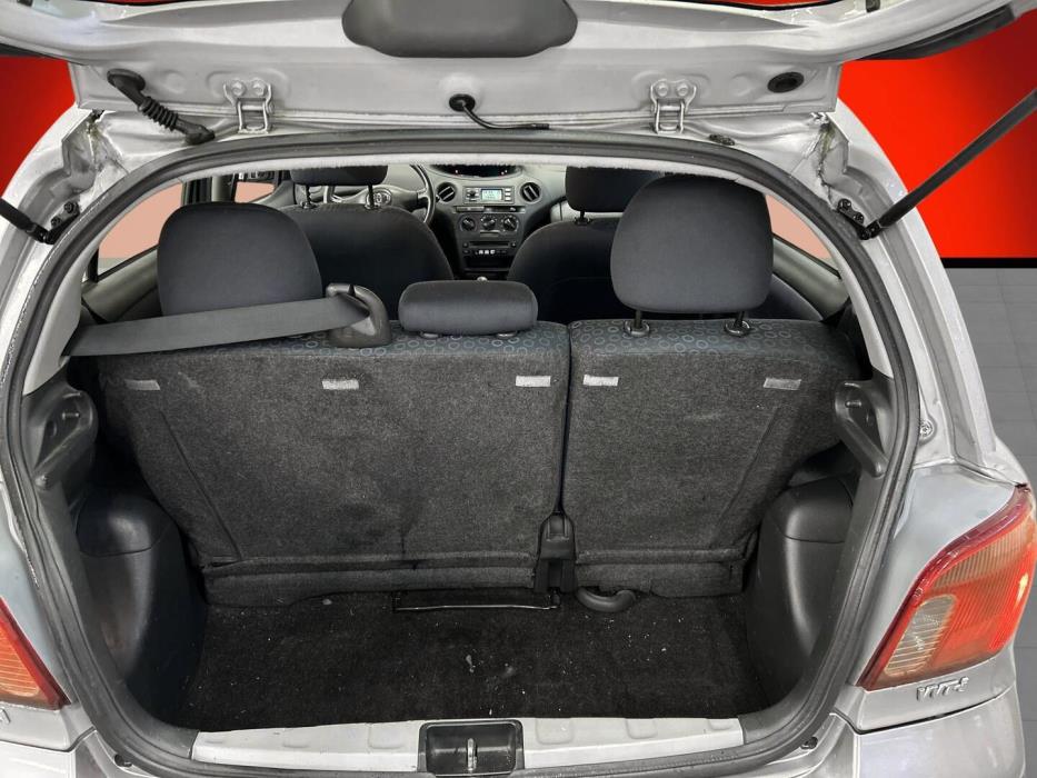TOYOTA Yaris 2003