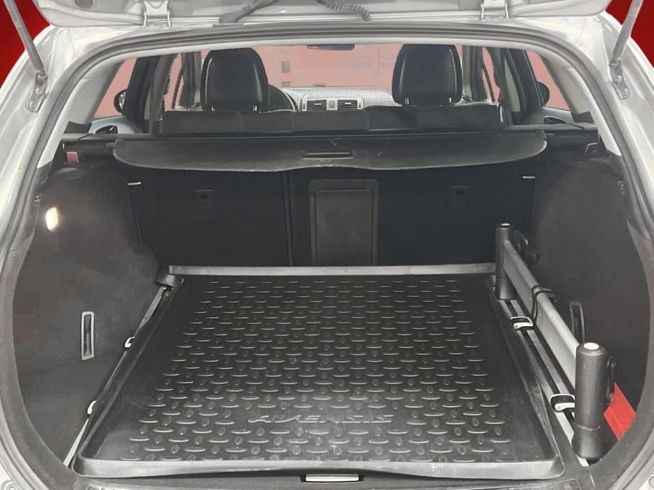 TOYOTA Avensis 2011