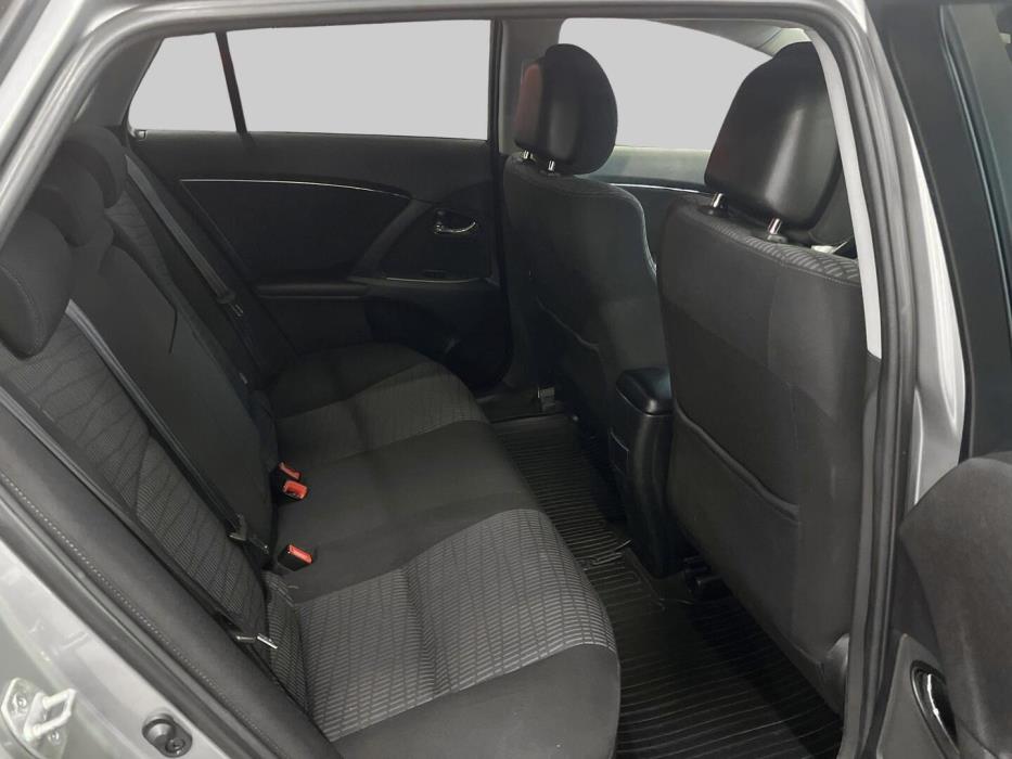 TOYOTA Avensis 2011
