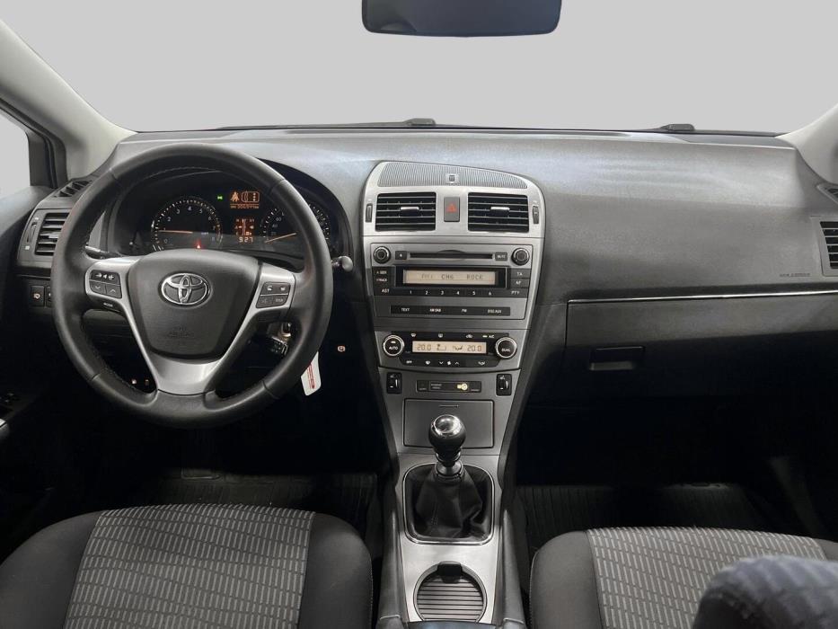 TOYOTA Avensis 2011