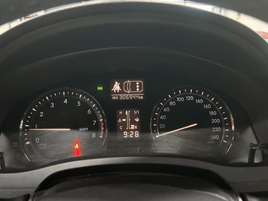 TOYOTA Avensis 2011
