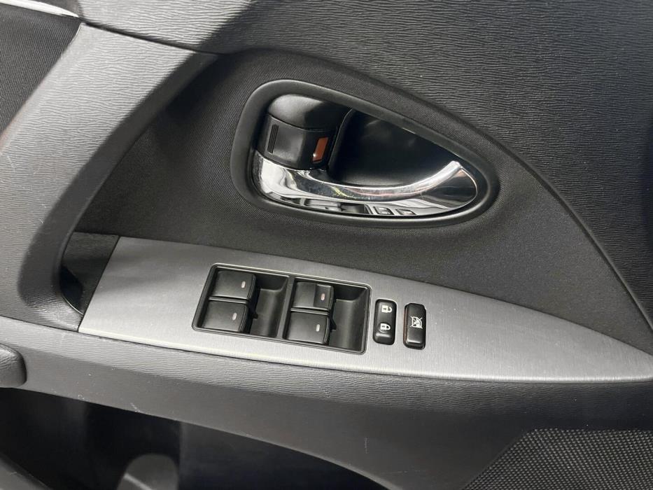 TOYOTA Avensis 2011
