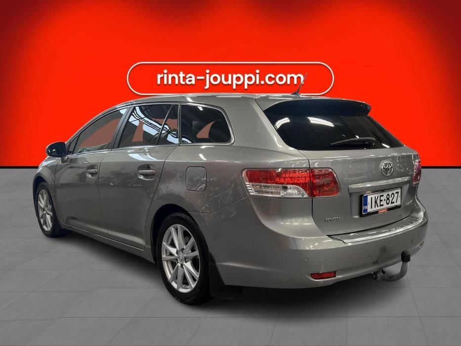 TOYOTA Avensis 2011