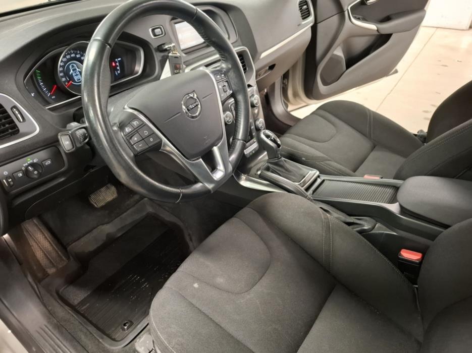 VOLVO V40 2017