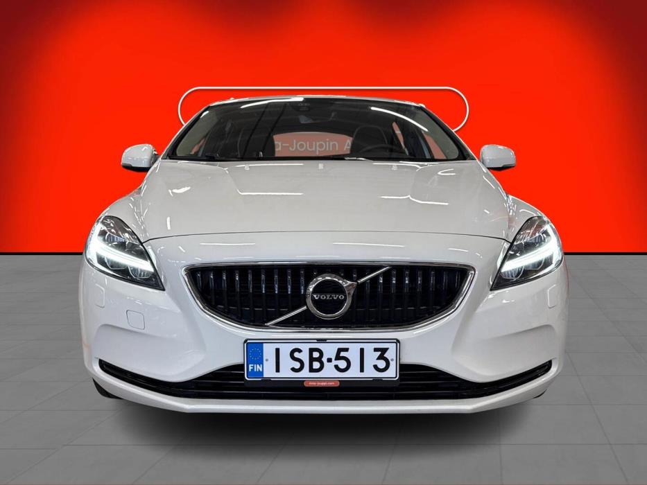 VOLVO V40 2019