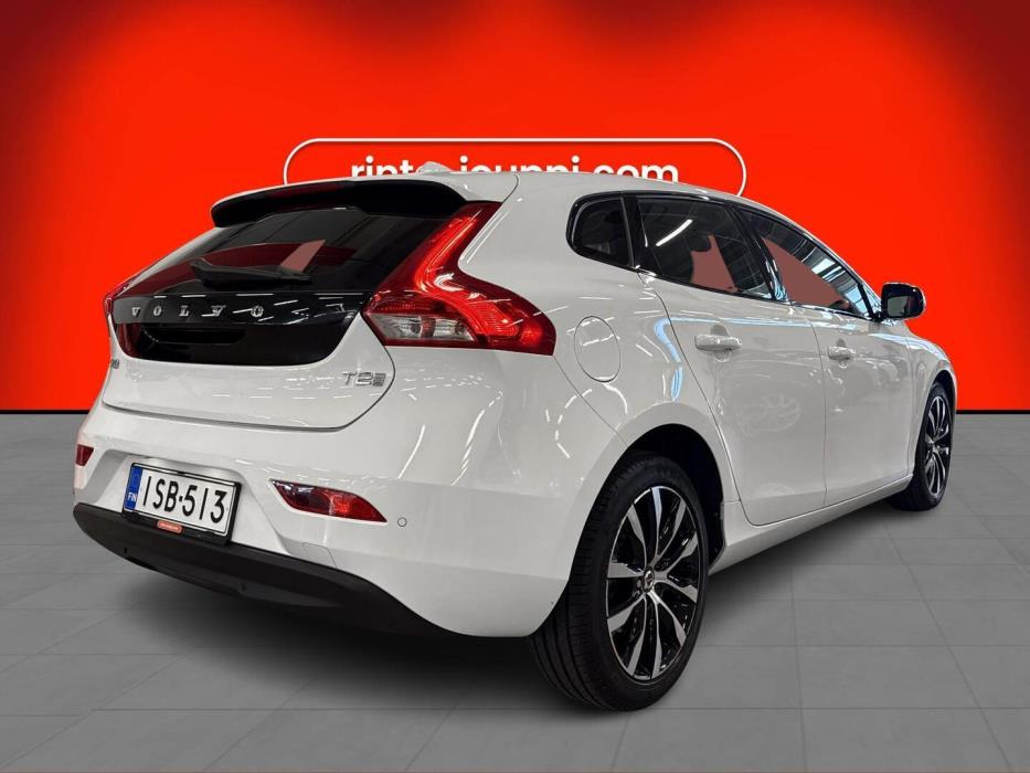 VOLVO V40 2019