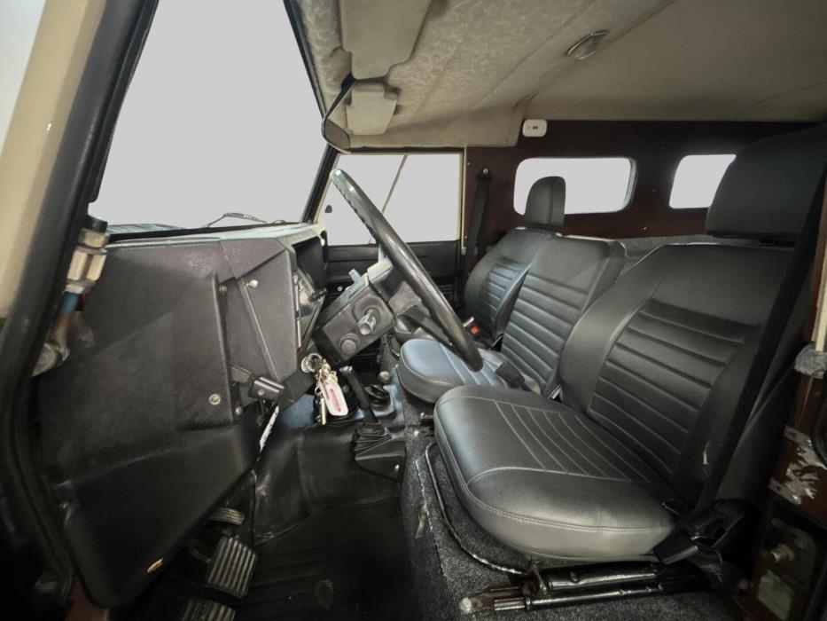 LAND ROVER DEFENDER 1984