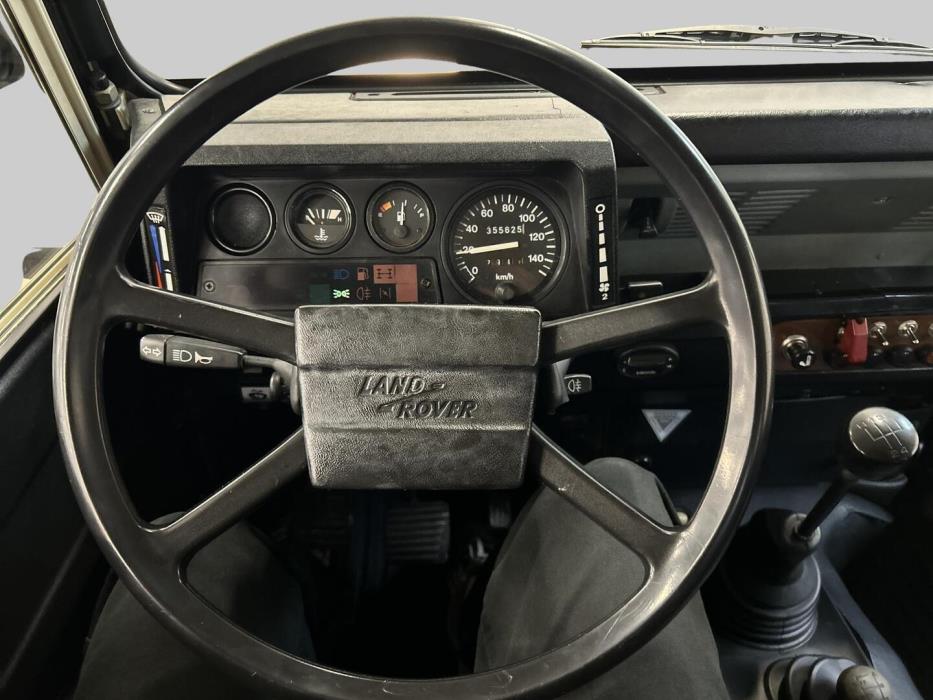 LAND ROVER DEFENDER 1984