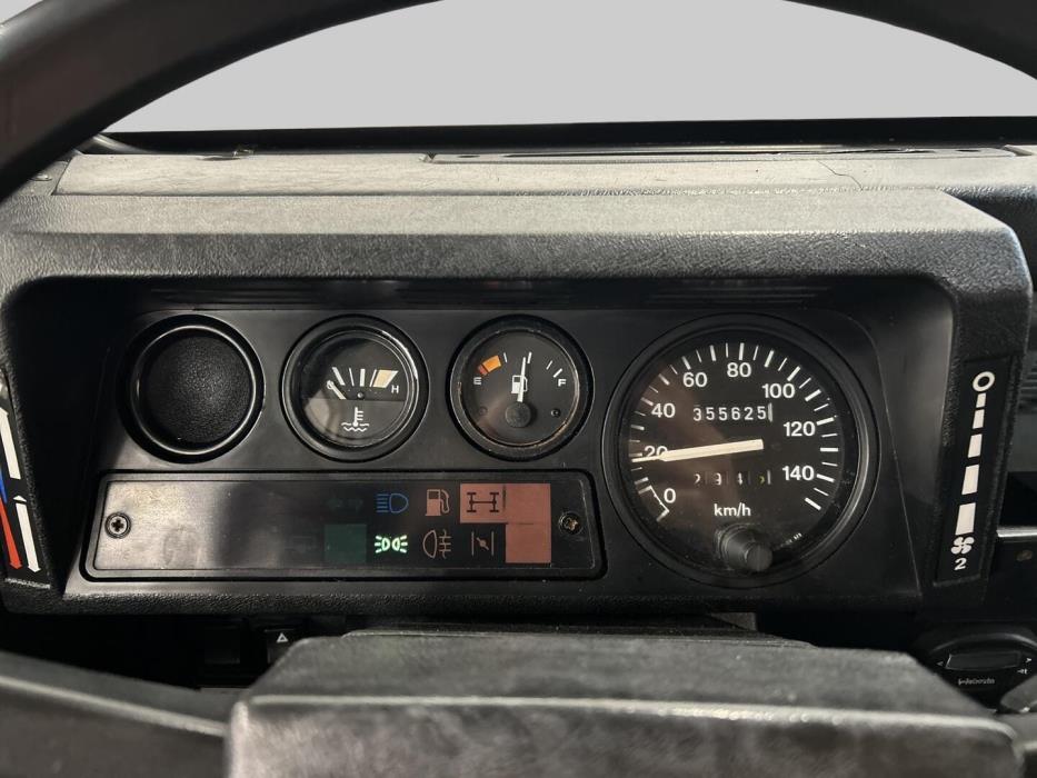 LAND ROVER DEFENDER 1984