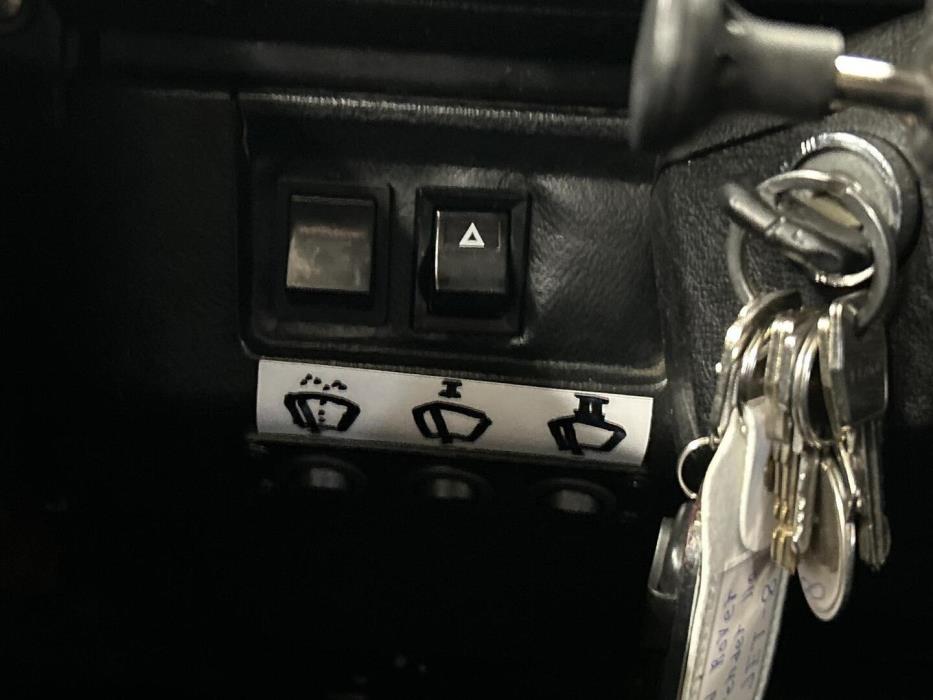 LAND ROVER DEFENDER 1984