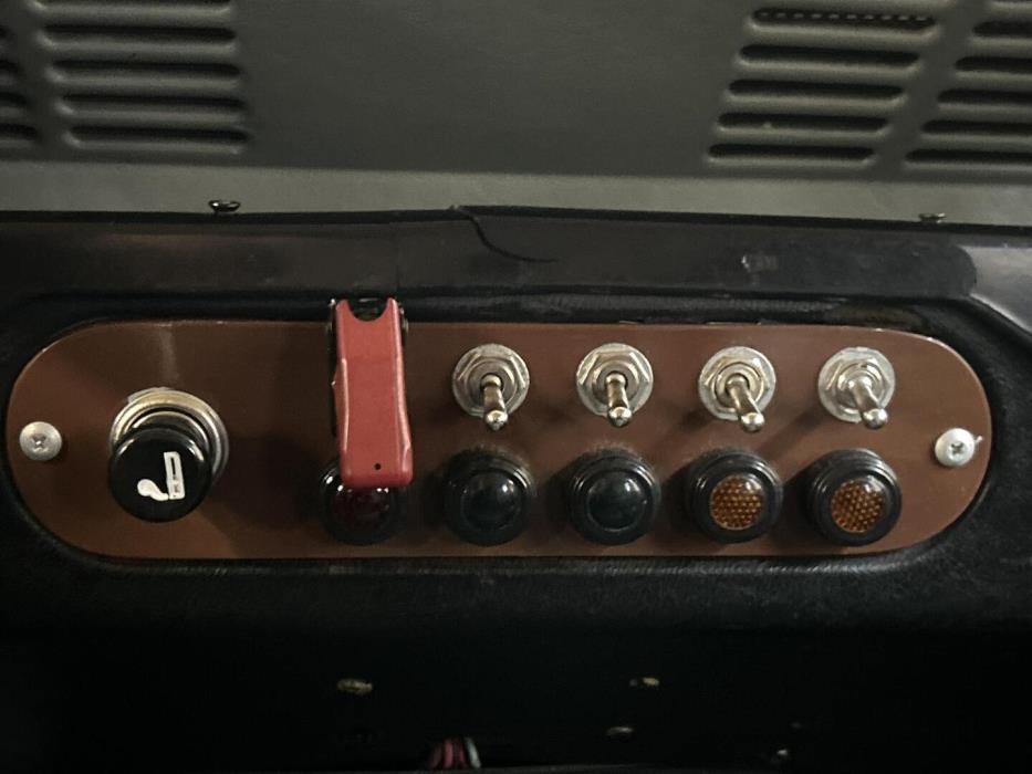 LAND ROVER DEFENDER 1984