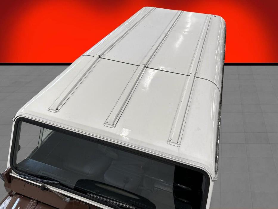 LAND ROVER DEFENDER 1984