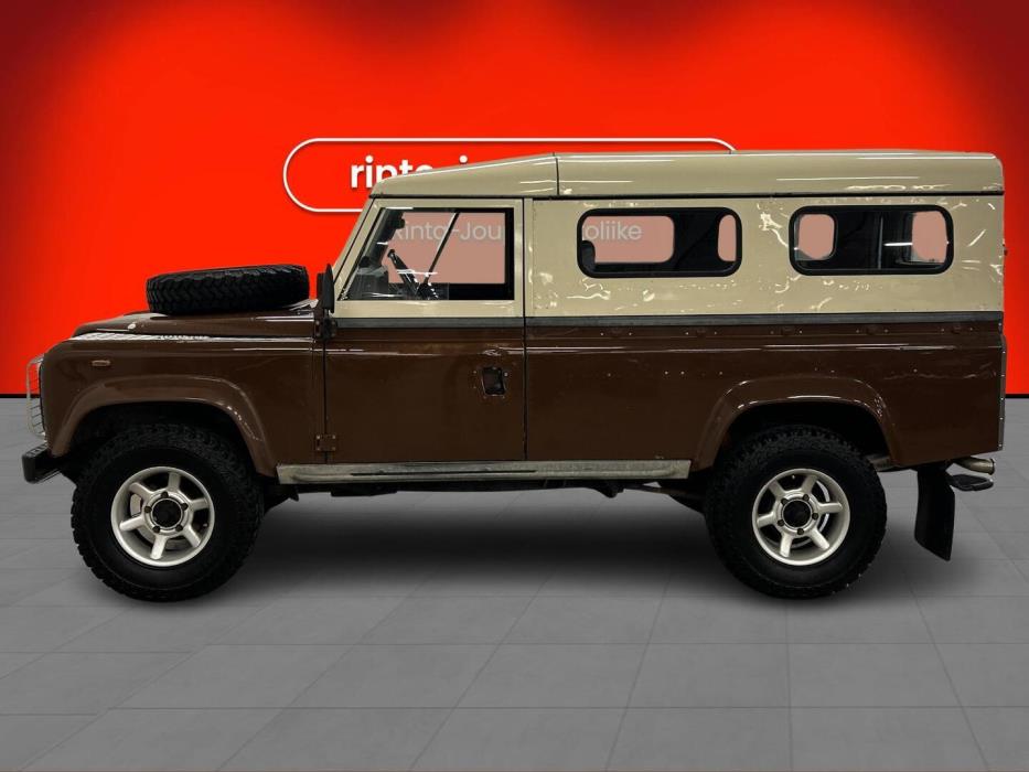 LAND ROVER DEFENDER 1984