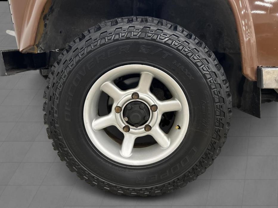 LAND ROVER DEFENDER 1984