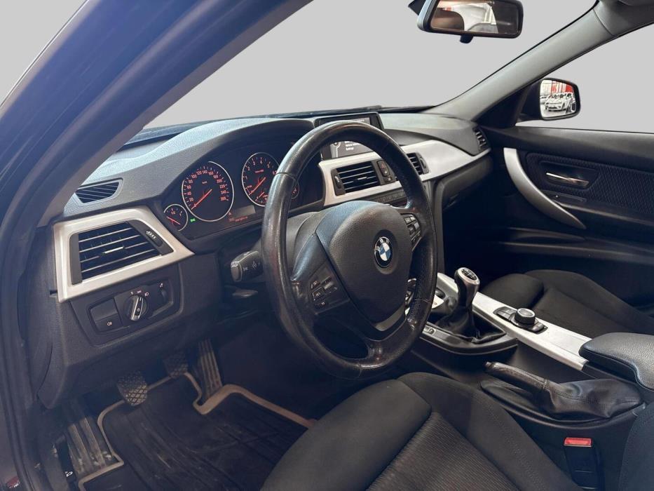 BMW 320 2012