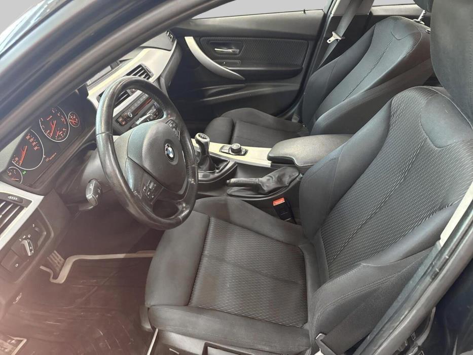 BMW 320 2012
