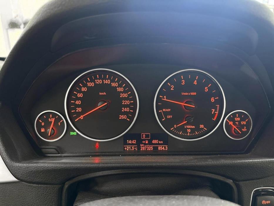 BMW 320 2012