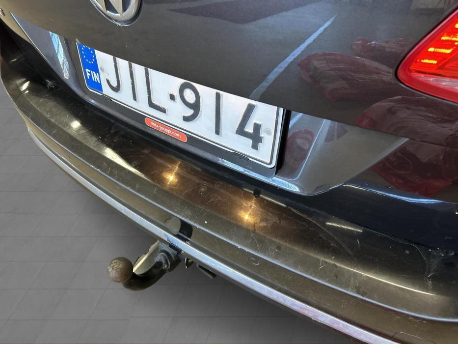 VOLKSWAGEN Passat 2011