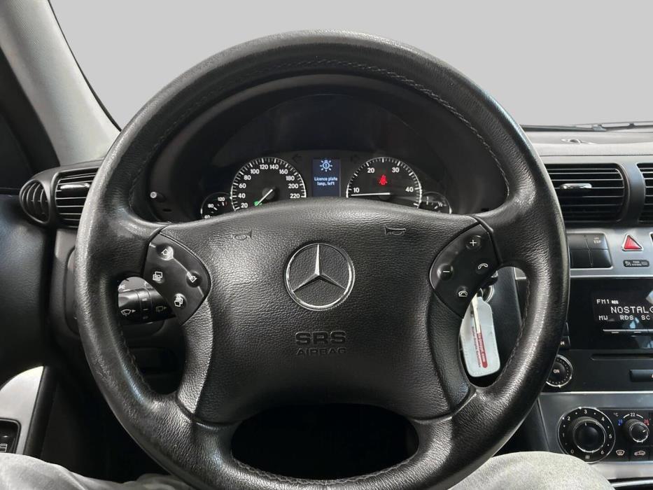 MERCEDES-BENZ C 2005