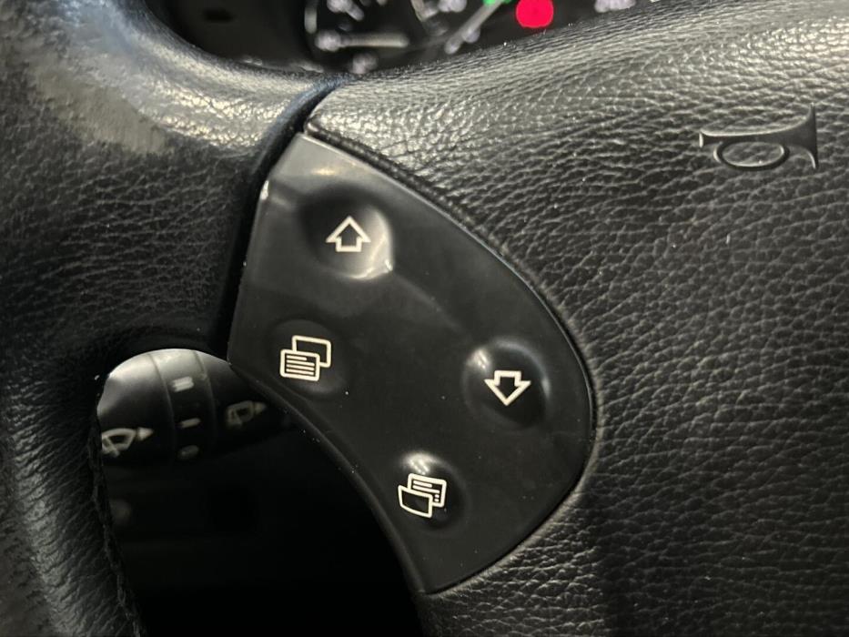 MERCEDES-BENZ C 2005