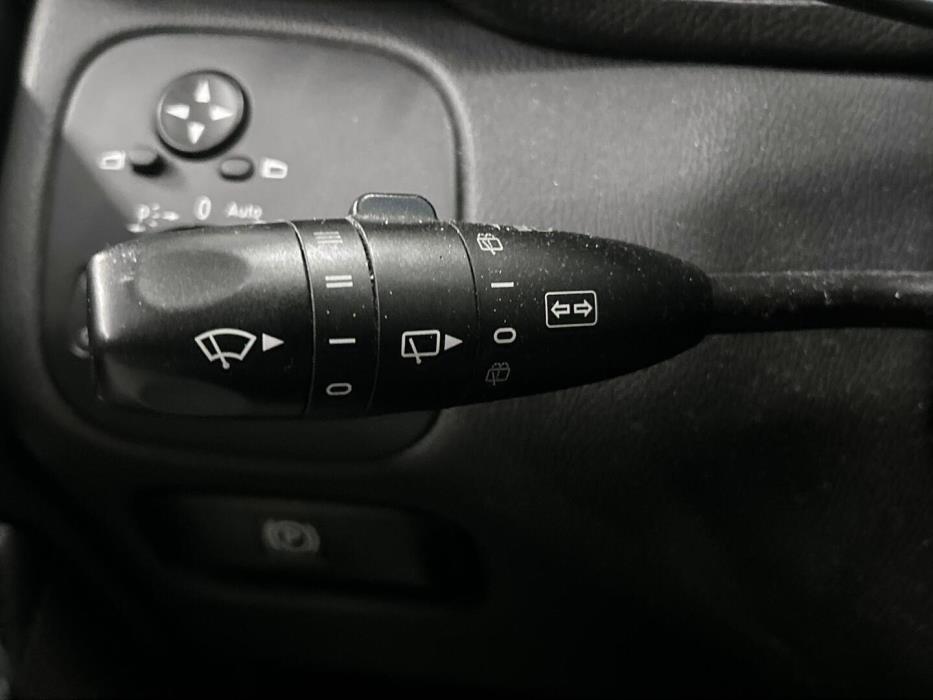 MERCEDES-BENZ C 2005