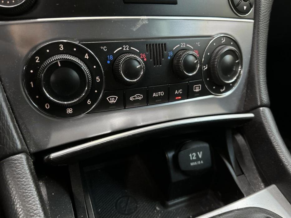 MERCEDES-BENZ C 2005