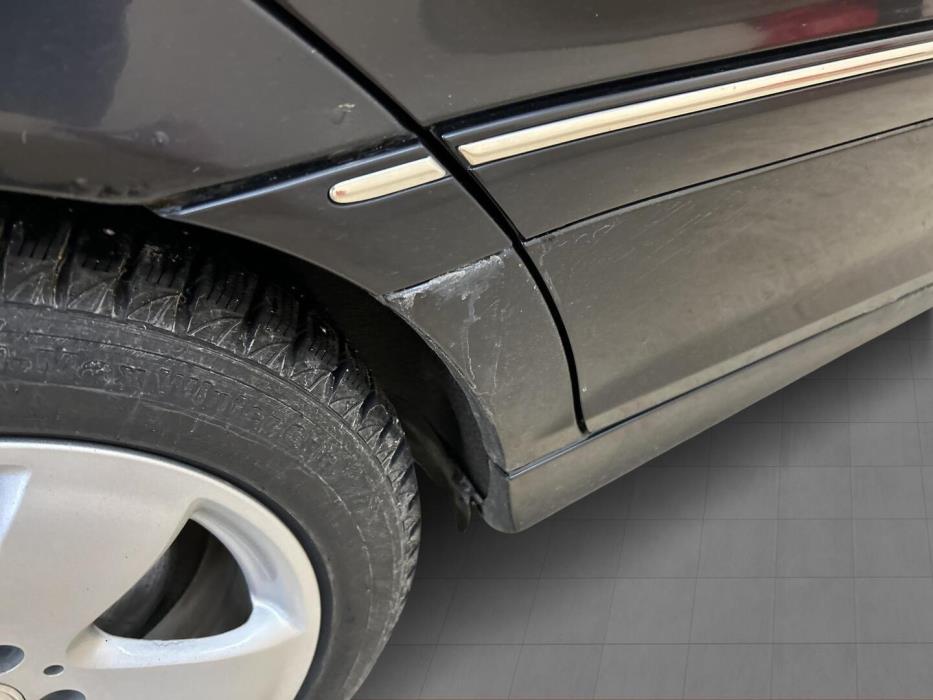 MERCEDES-BENZ C 2005