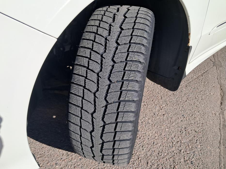 MERCEDES-BENZ R 2012