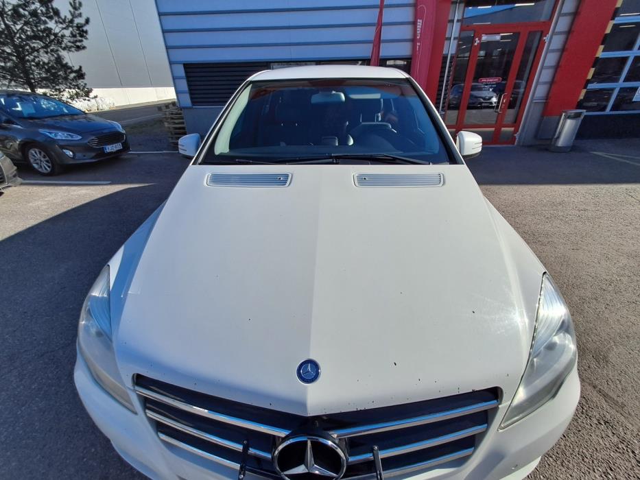 MERCEDES-BENZ R 2012