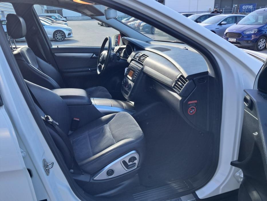 MERCEDES-BENZ R 2012