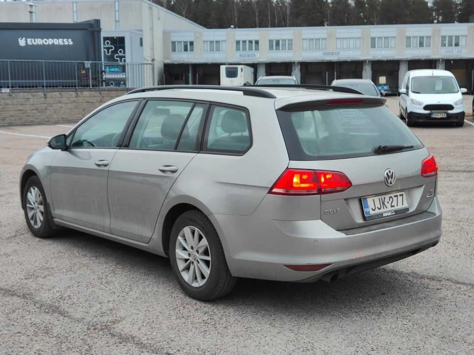 VOLKSWAGEN Golf 2014
