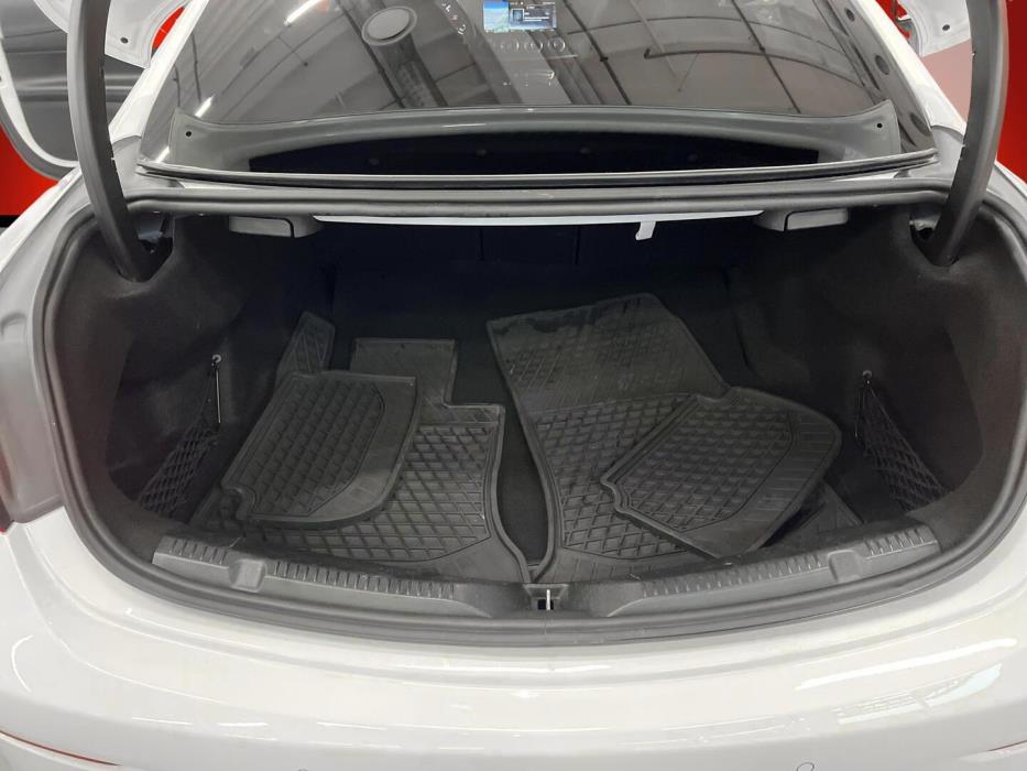 MERCEDES-BENZ E 2018