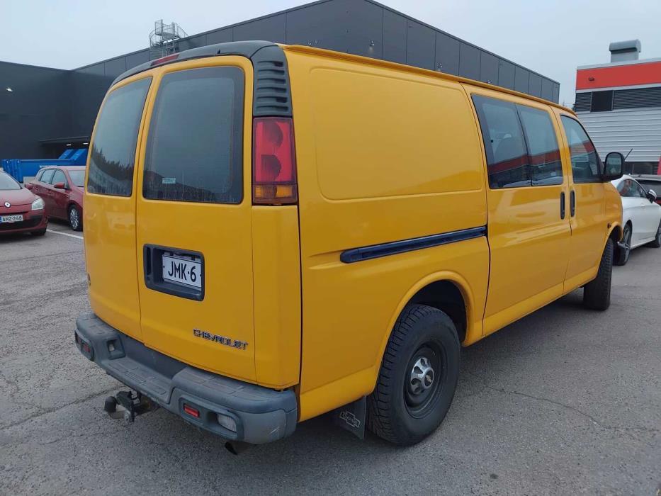CHEVROLET Chevy Van 1998
