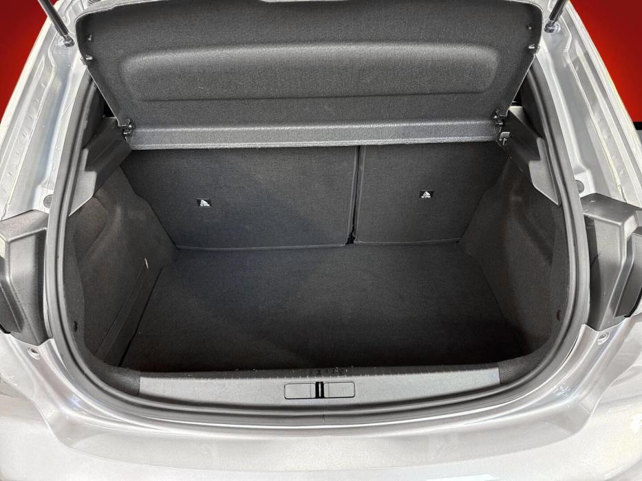 PEUGEOT 208 2023