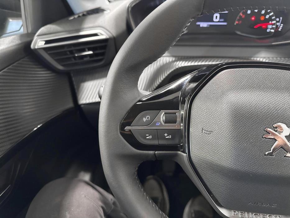 PEUGEOT 208 2023