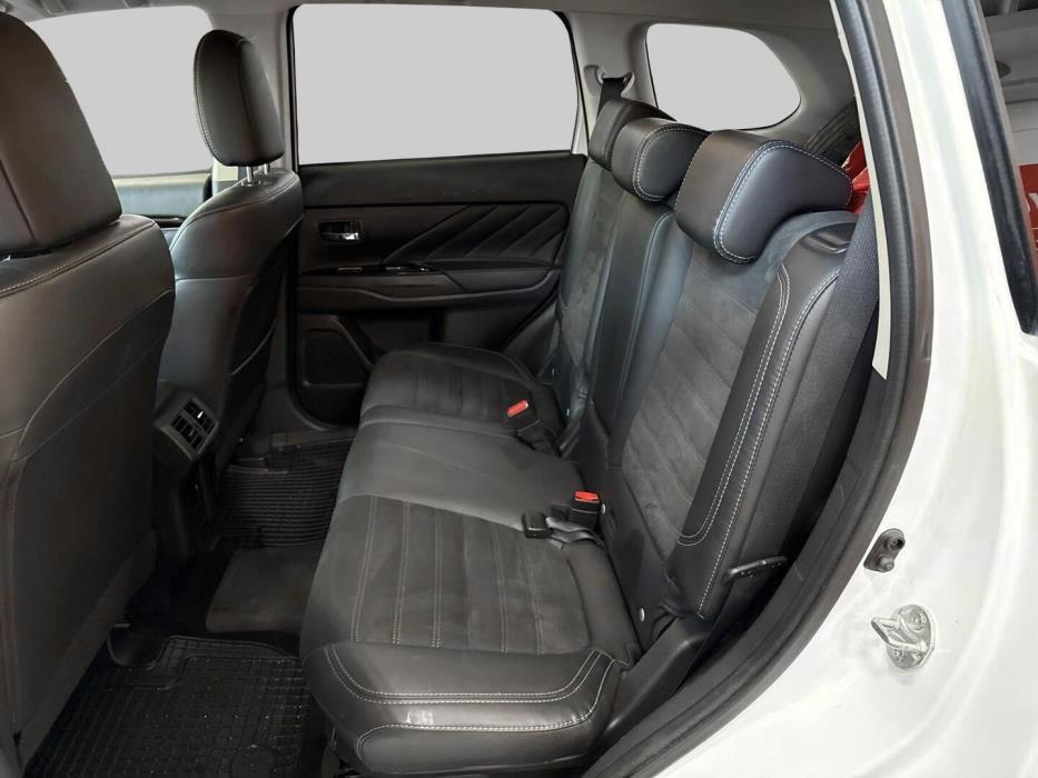 MITSUBISHI Outlander PHEV 2019