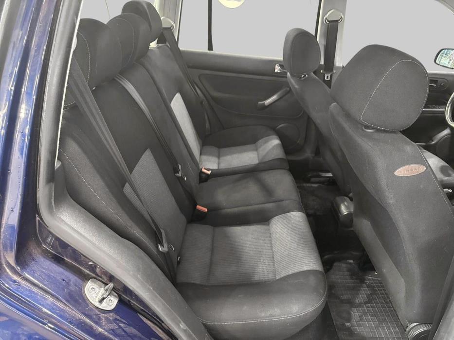 VOLKSWAGEN Golf Variant 2005
