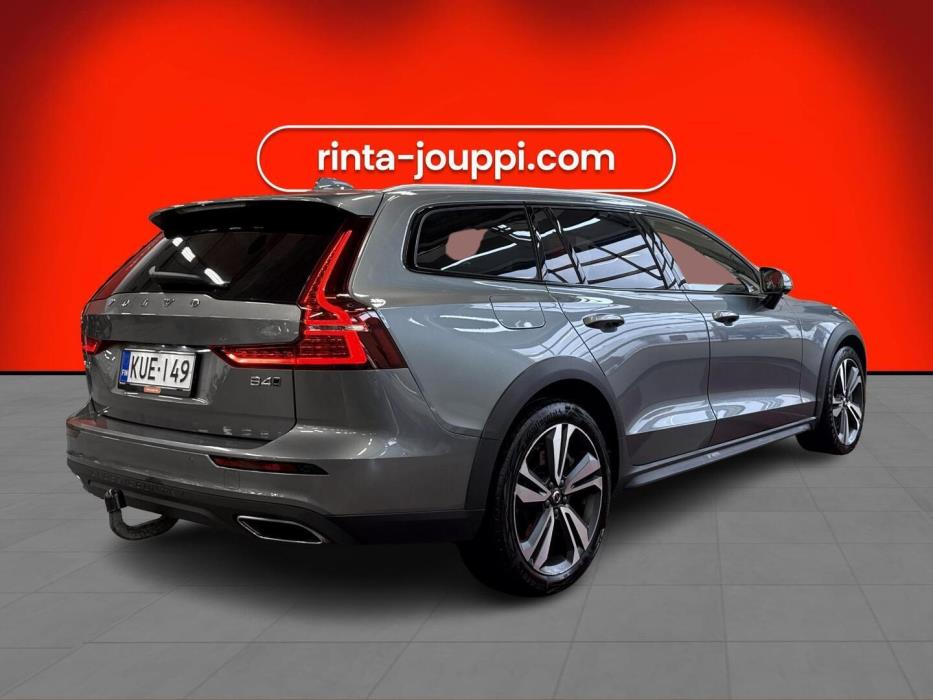 VOLVO V60 Cross Country 2021