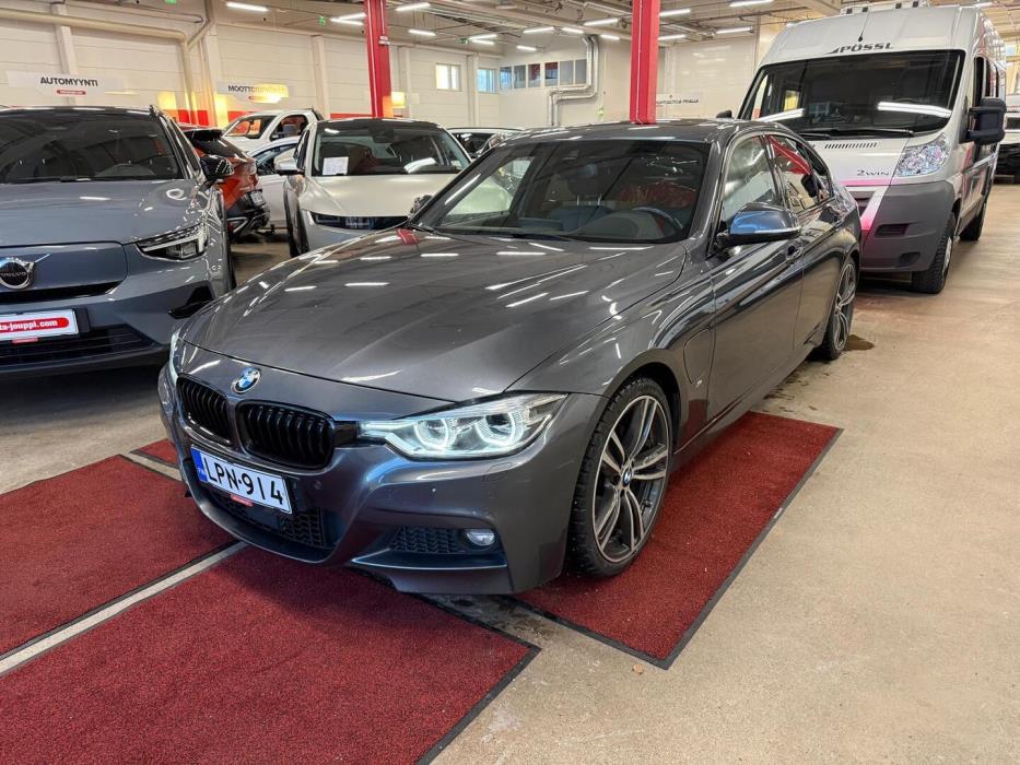 BMW 330 2017