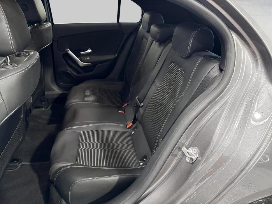 MERCEDES-BENZ A 2023