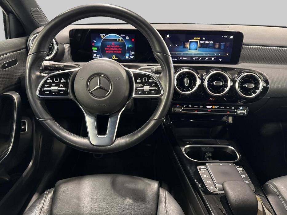MERCEDES-BENZ A 2023
