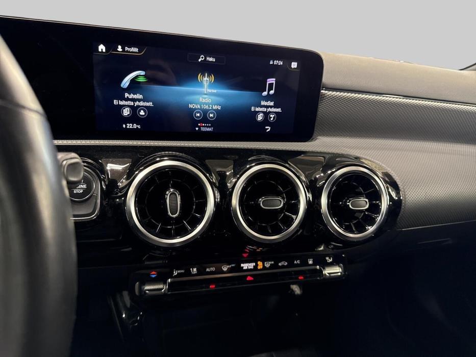 MERCEDES-BENZ A 2023