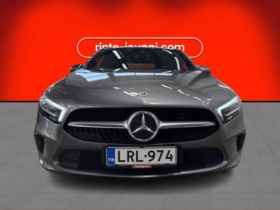 MERCEDES-BENZ A 2023