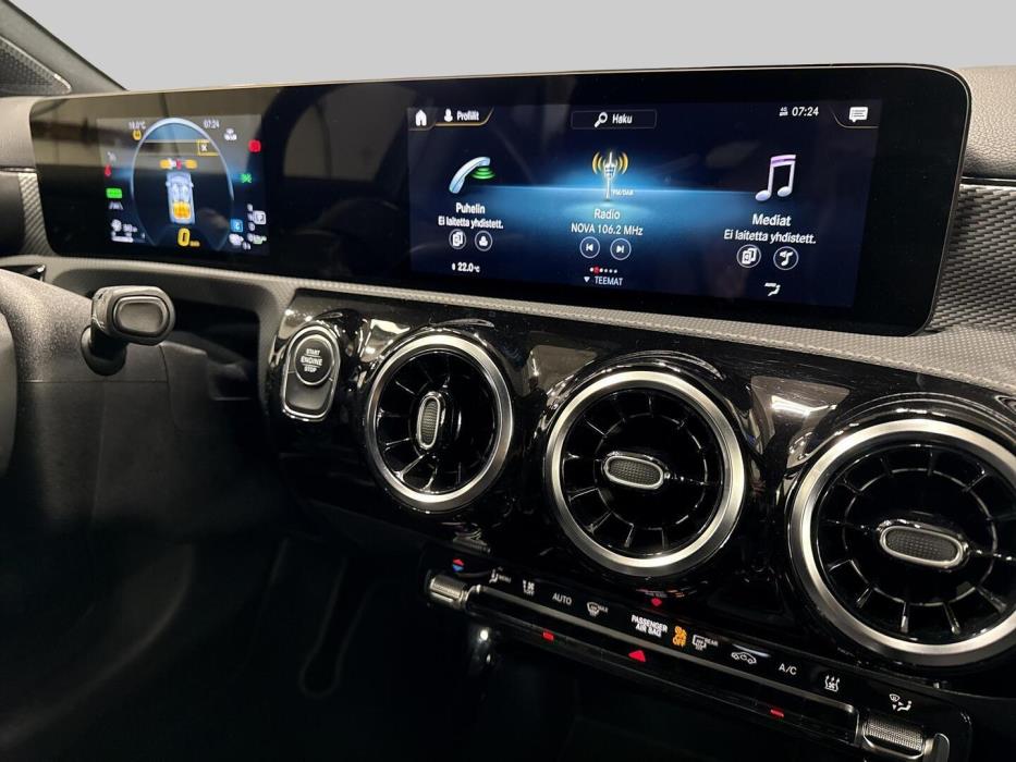 MERCEDES-BENZ A 2023