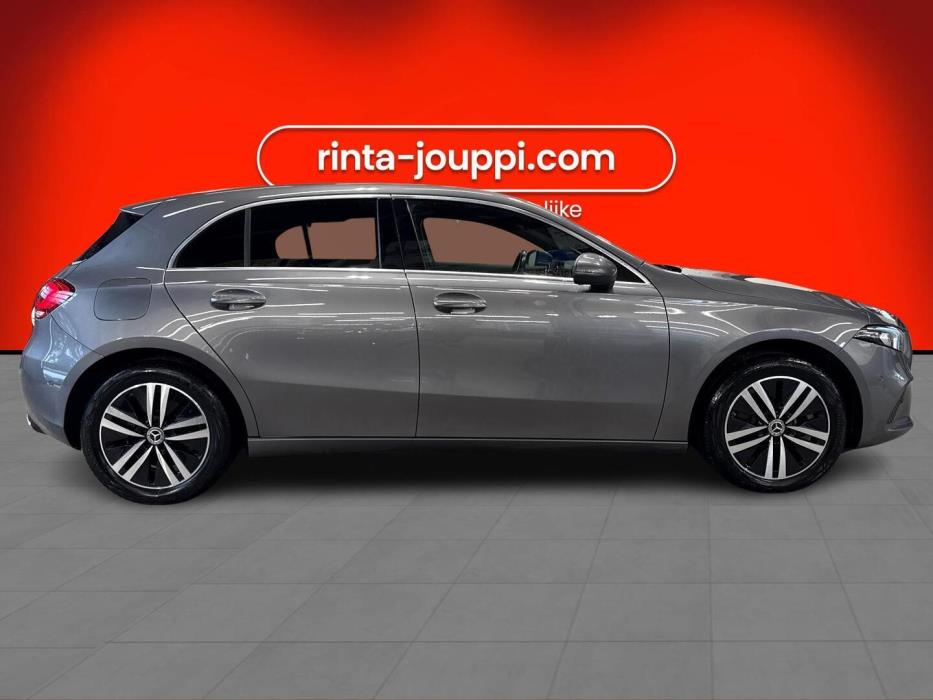 MERCEDES-BENZ A 2023