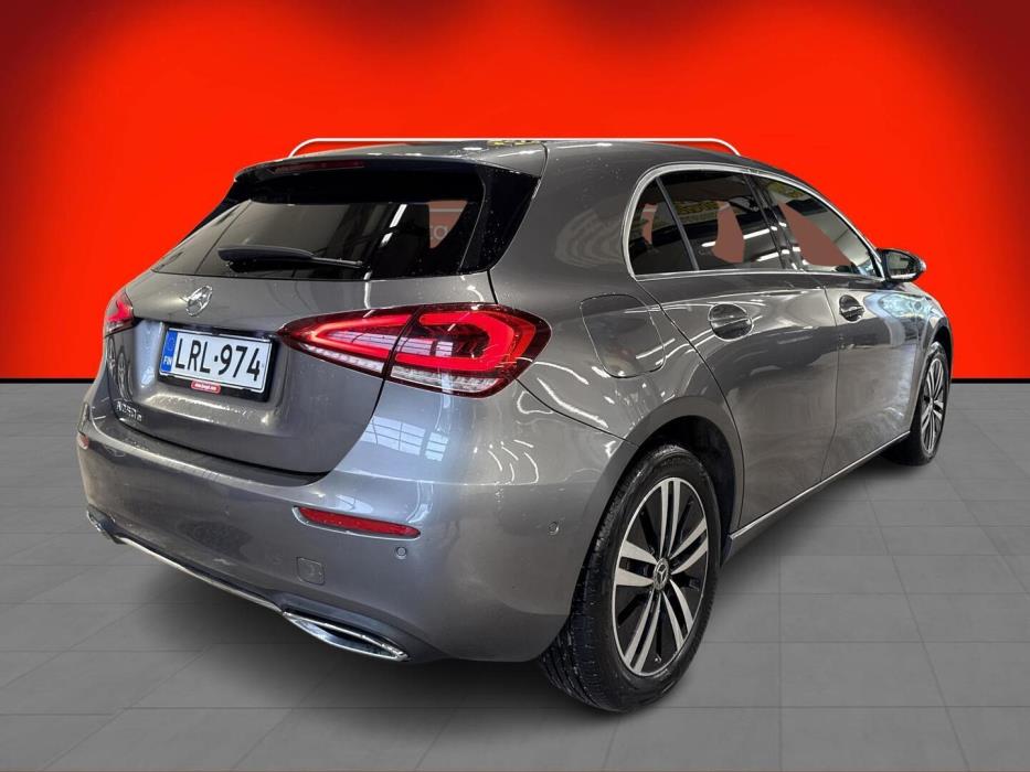 MERCEDES-BENZ A 2023